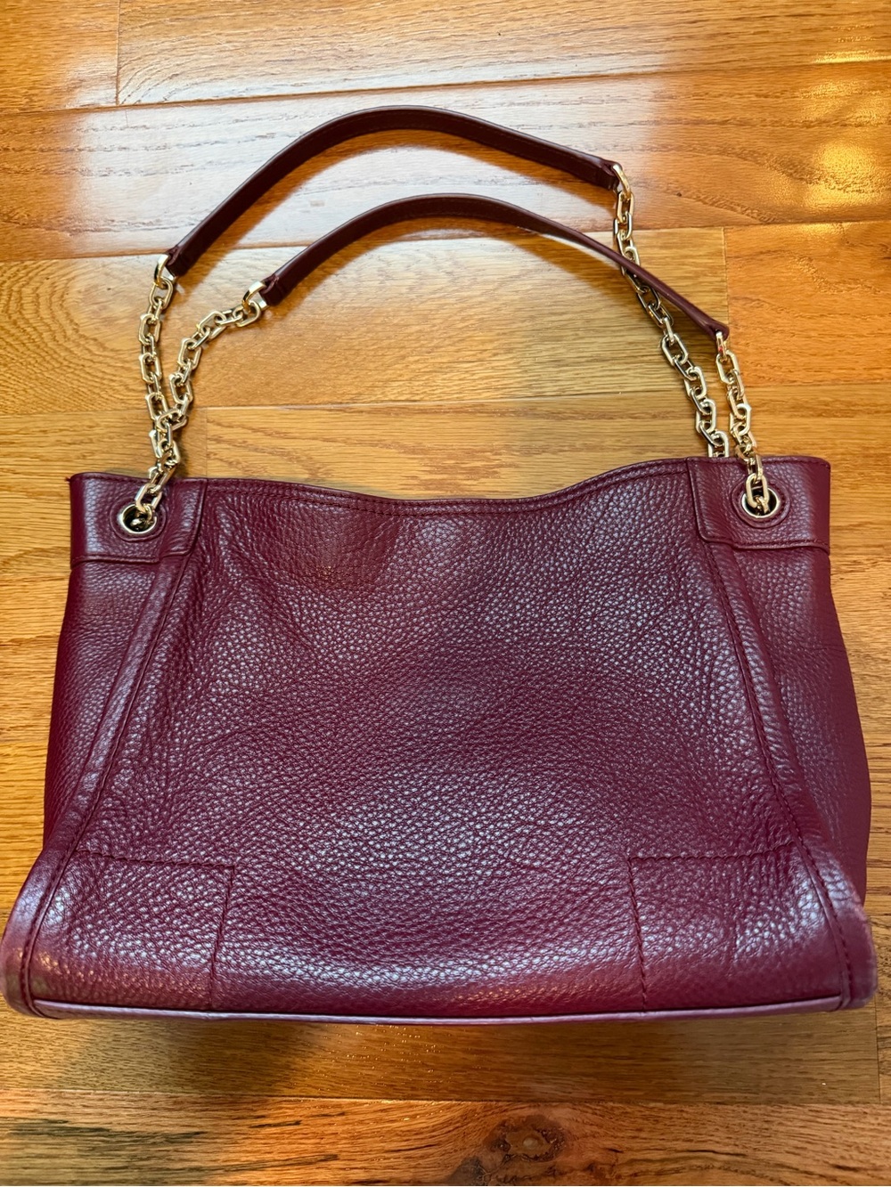Tory Burch Burgundy Leather Shoulder purse with Gold Chain - Picture 5 of 9